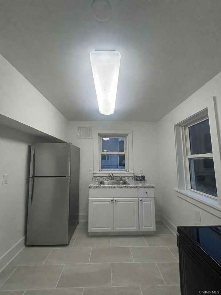 34 Bedford Ave - Photo 5 of 7