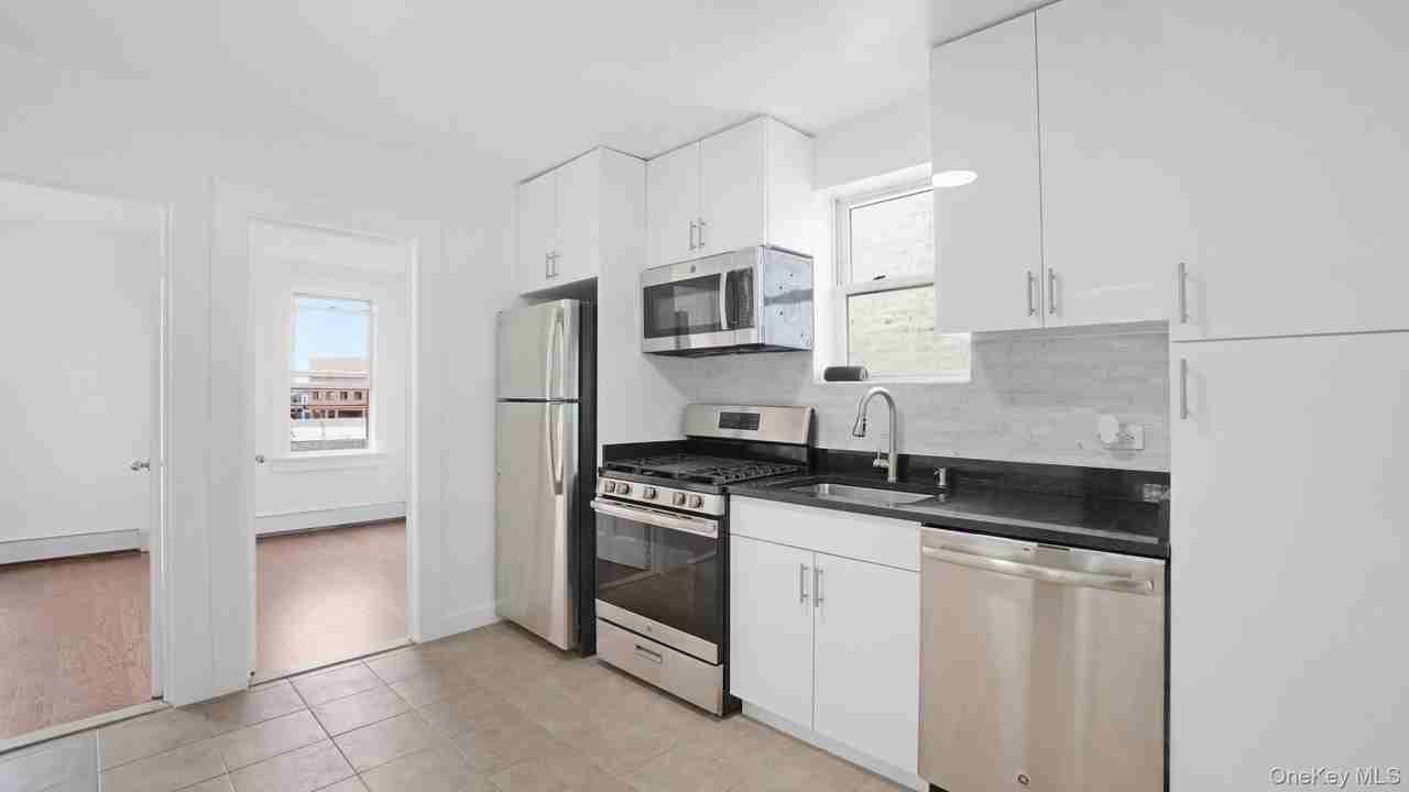 5722 63rd St - Photo 3 of 12