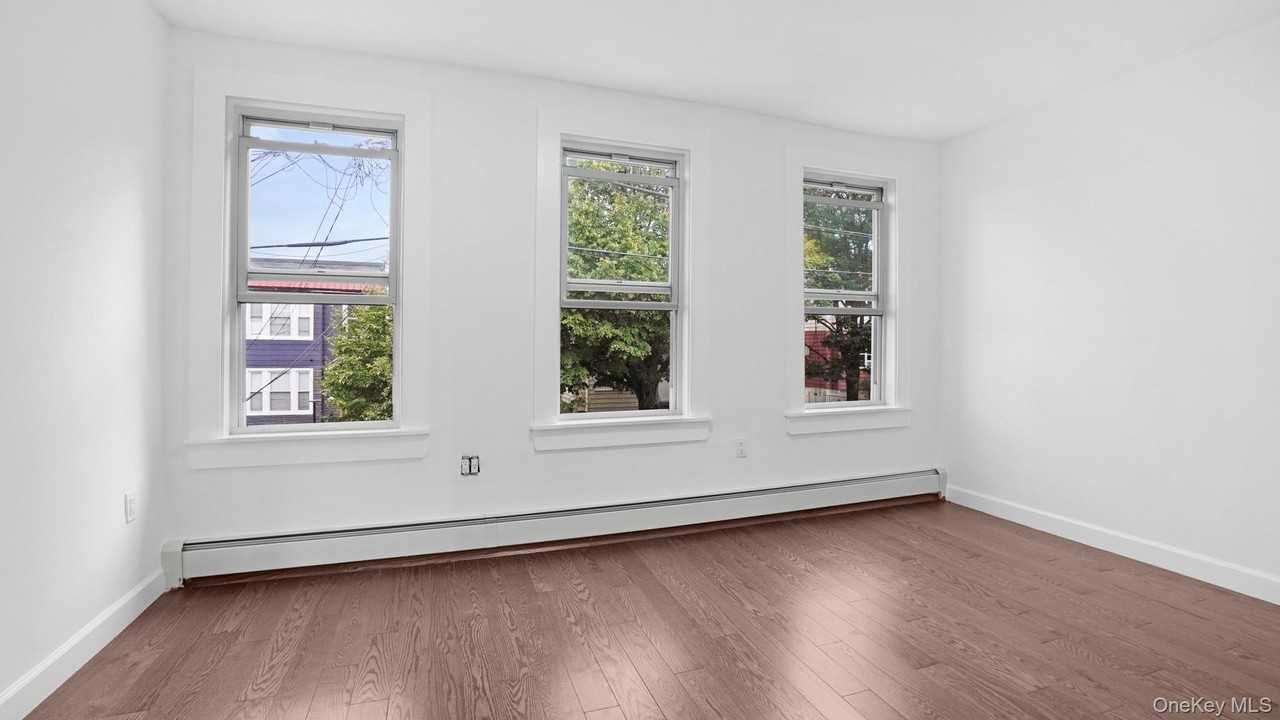 5722 63rd St - Photo 7 of 12