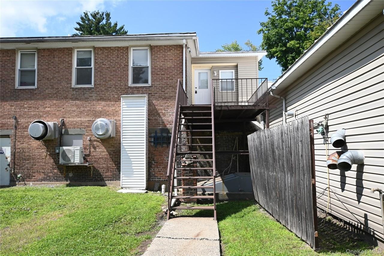 1298 Route 9w #B - Photo 2 of 18