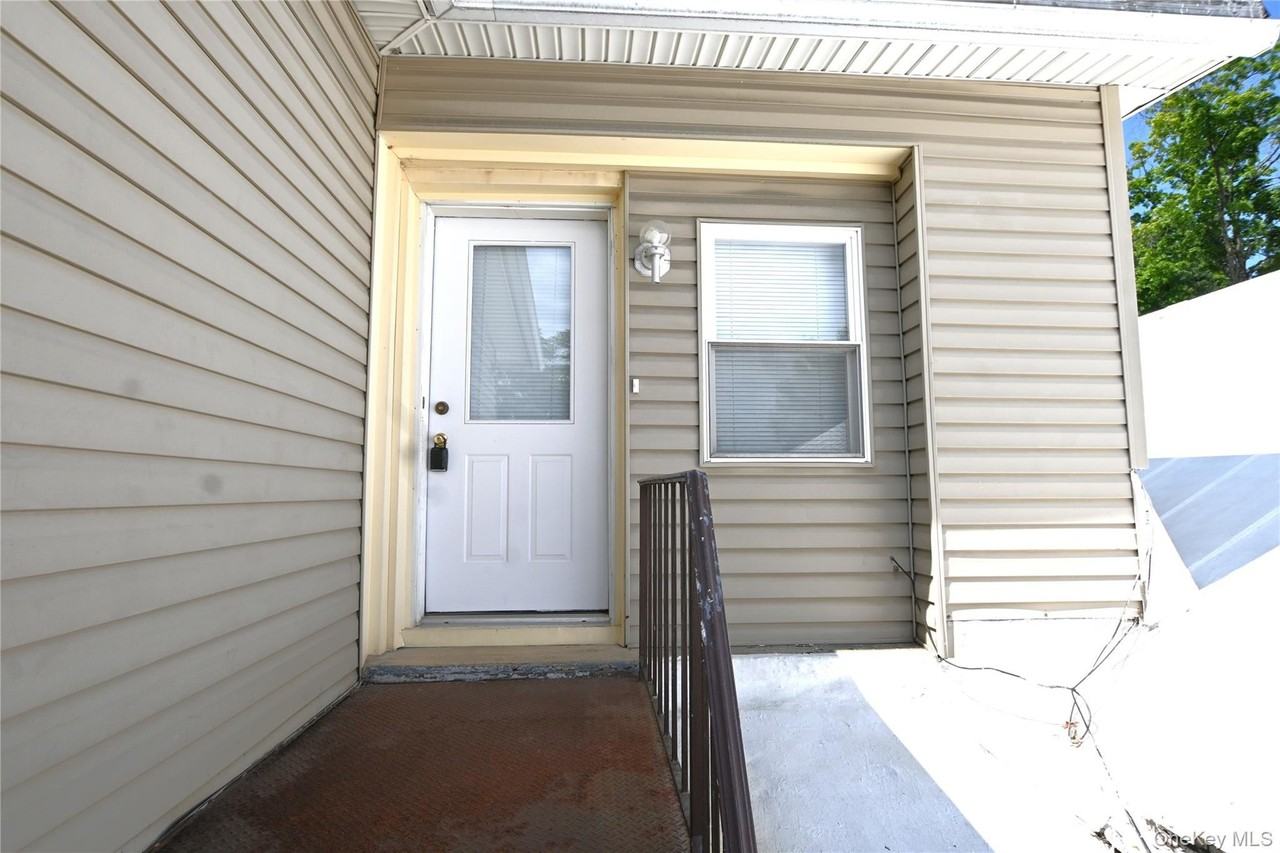 1298 Route 9w #B - Photo 3 of 18