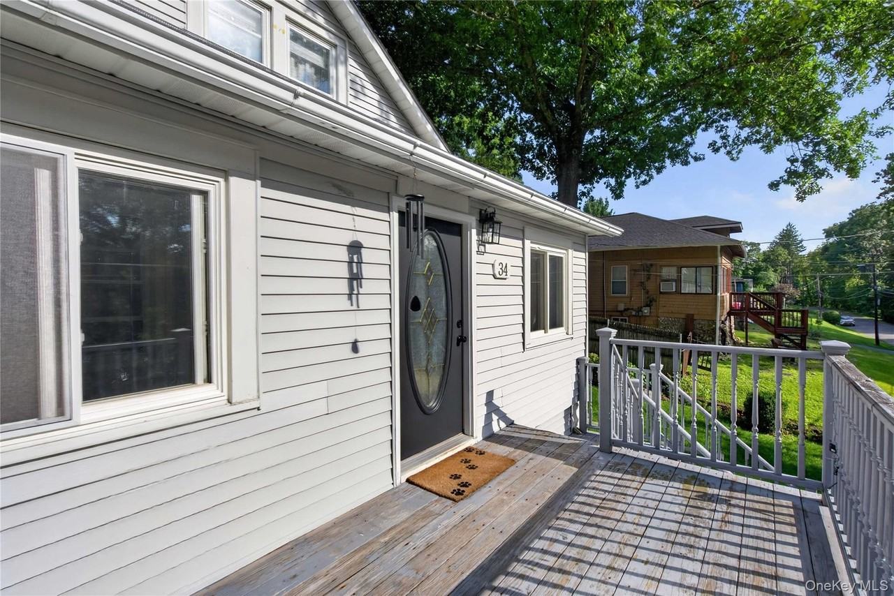 34 Winona Ave #1stFL - Photo 4 of 32