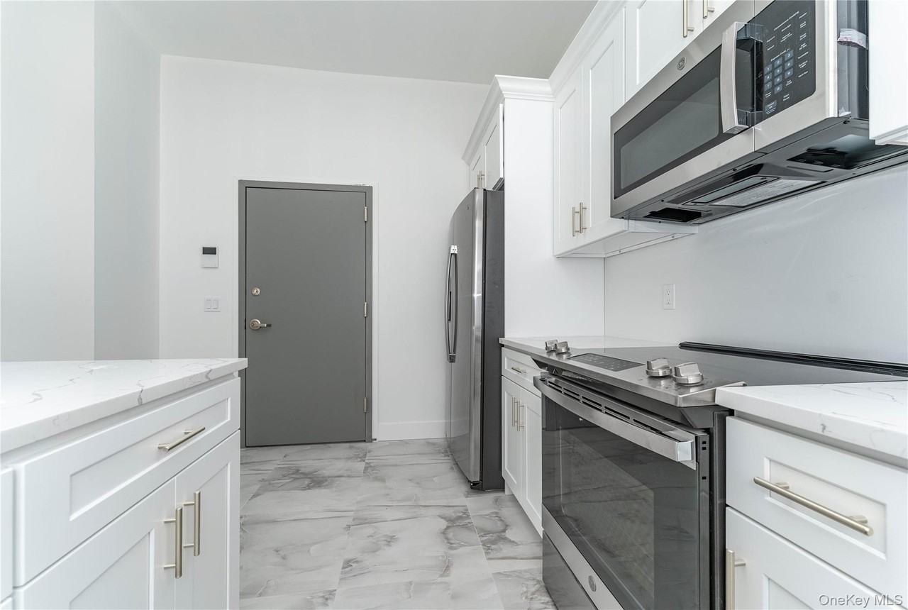 138 E Park Ave #2 - Photo 5 of 10