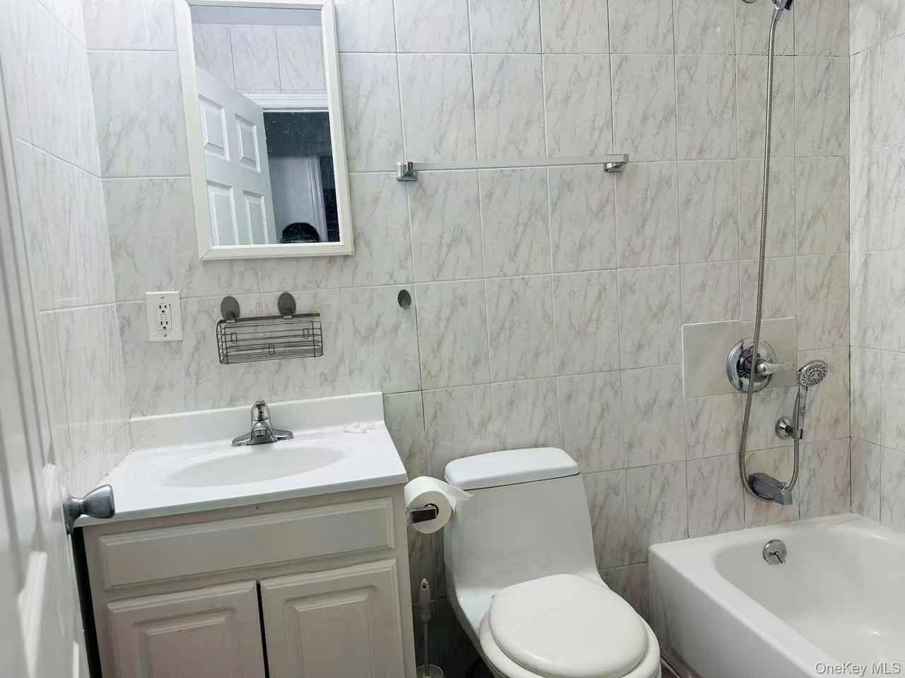 311 126th St #2ndFL - Photo 6 of 9