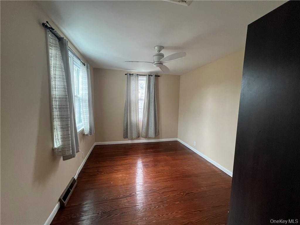 3180 Lincoln Dr - Photo 4 of 13