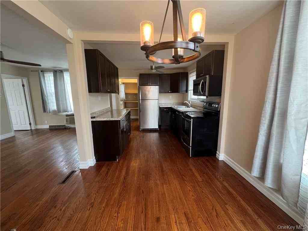 3180 Lincoln Dr - Photo 5 of 13