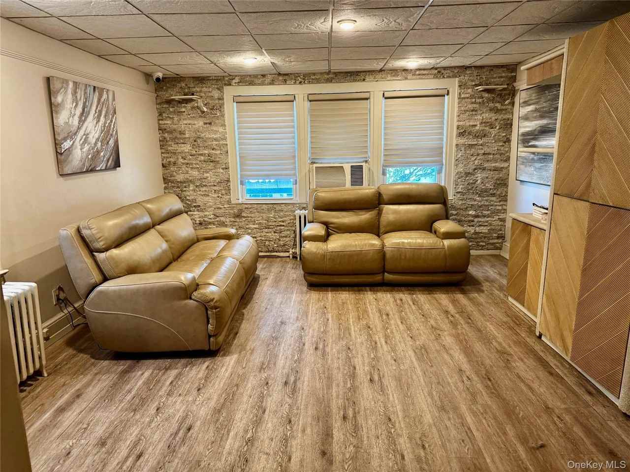 3929 Merrick Rd - Photo 5 of 12
