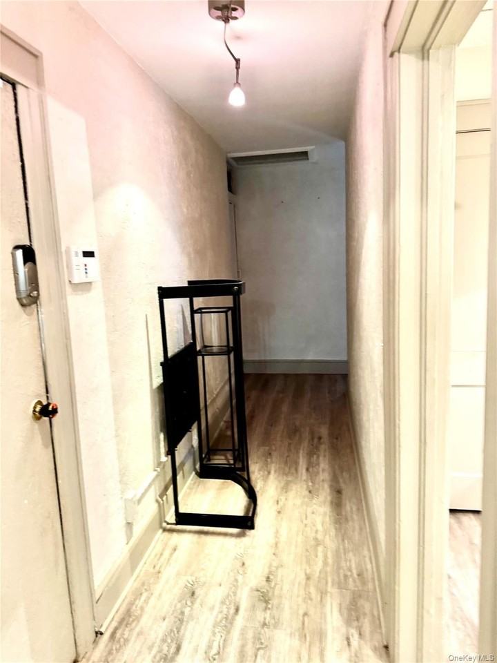 3929 Merrick Rd - Photo 6 of 12