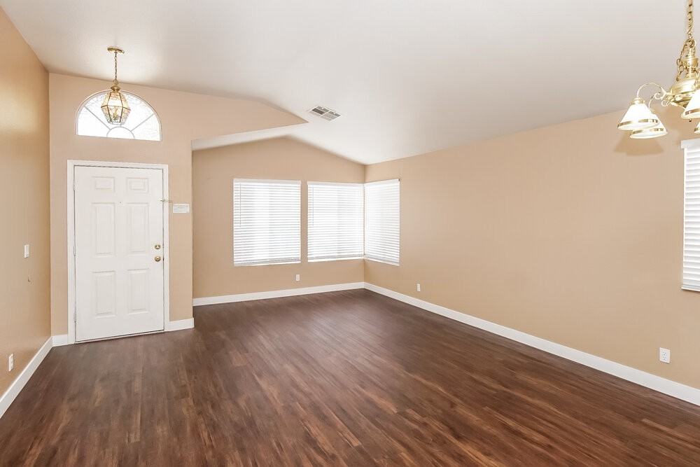4432 Rodman Dr - Photo 5 of 15