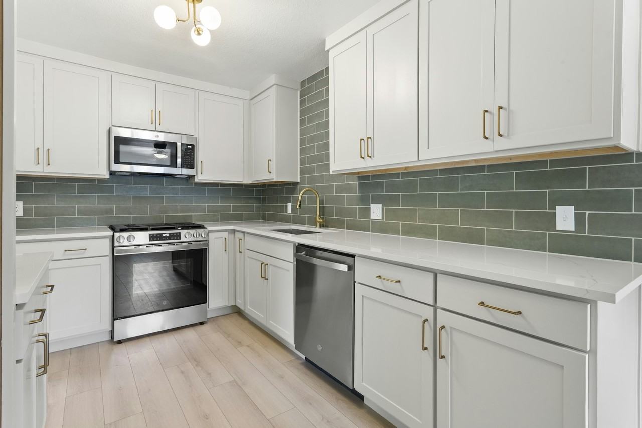 4224 Alamo Avenue - Photo 4 of 19
