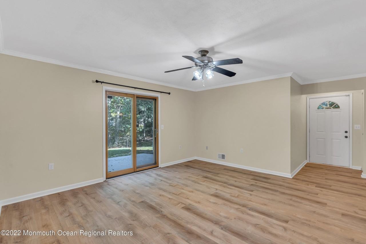 134 Whispering Oaks Way #134 - Photo 2 of 41