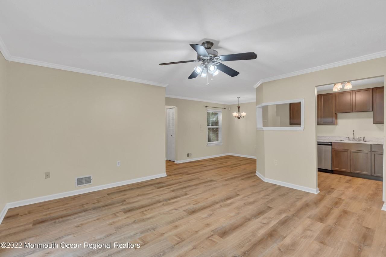 134 Whispering Oaks Way #134 - Photo 3 of 41