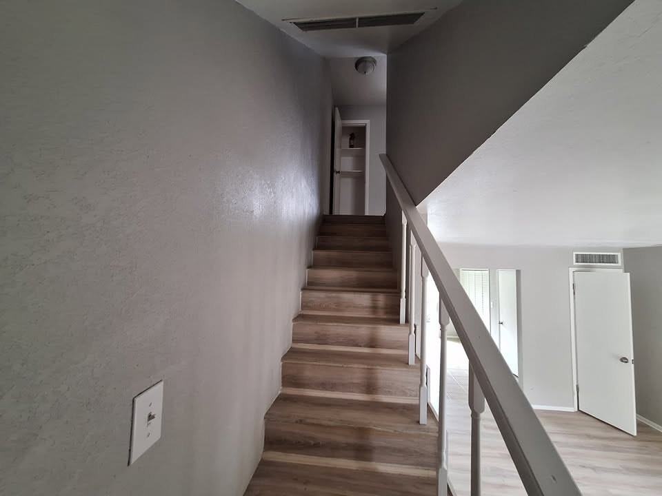 919 East Orange Street, Unit APT E - Photo 2 of 20