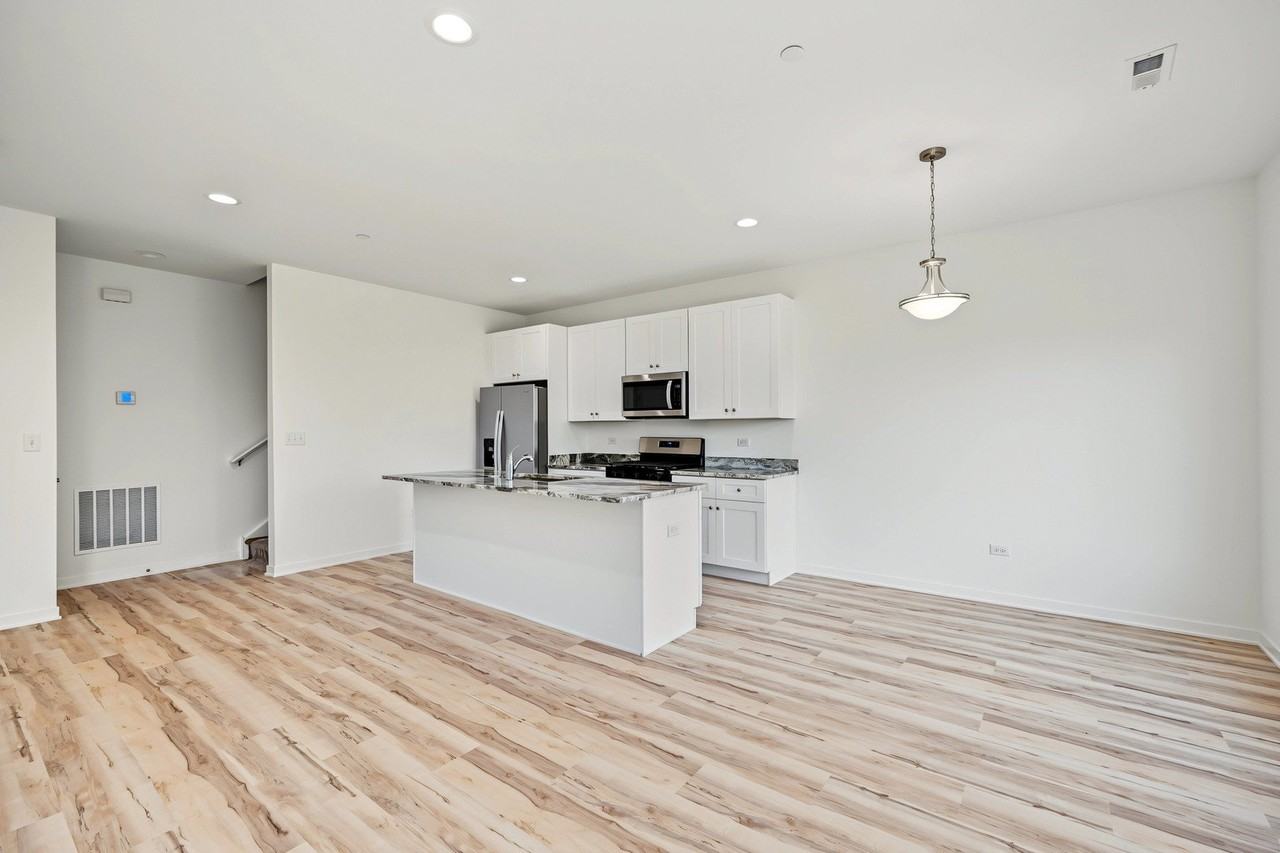 1215 Gillespie Ln - Photo 6 of 21