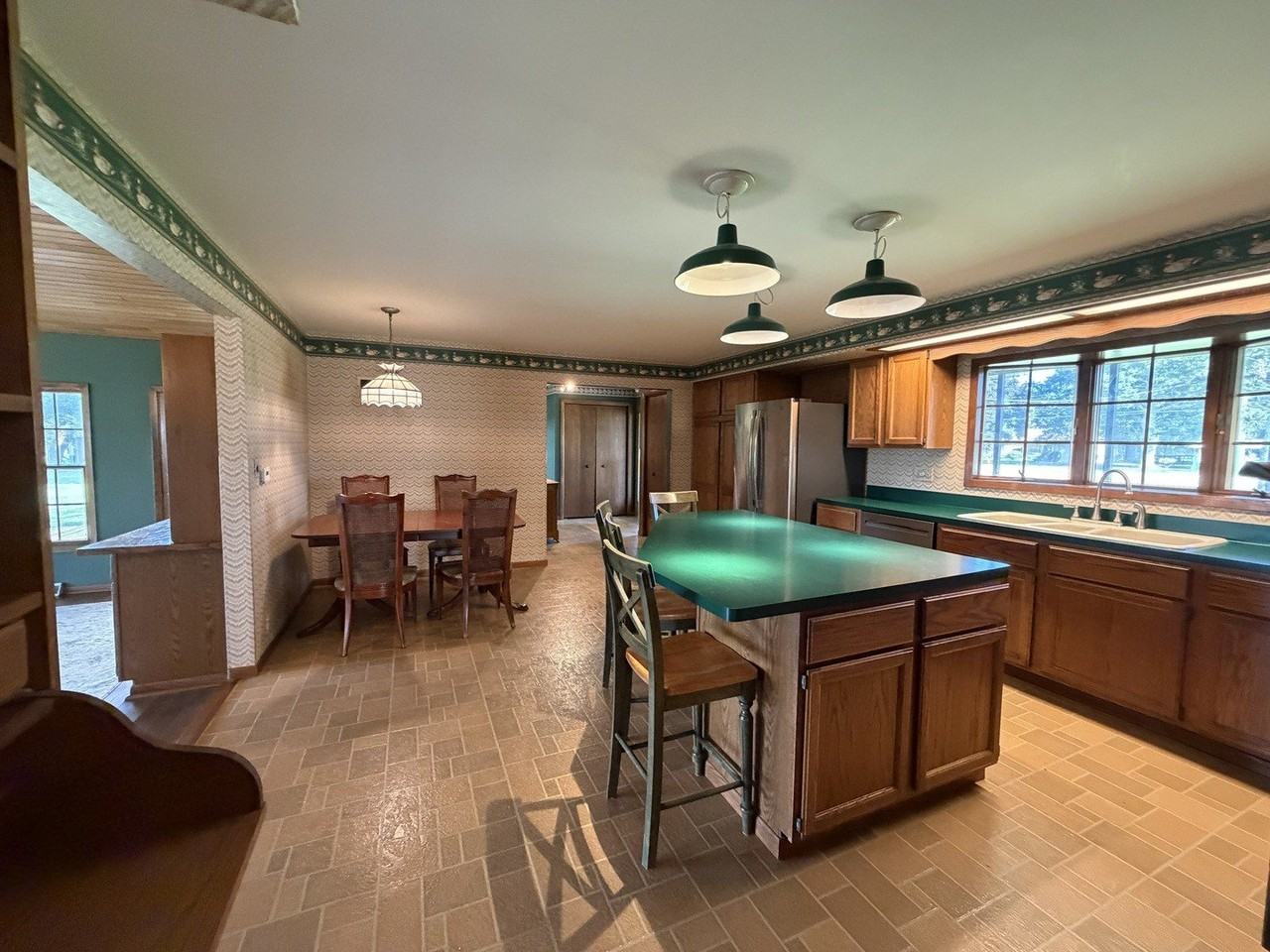 1150 E State St - Photo 3 of 17