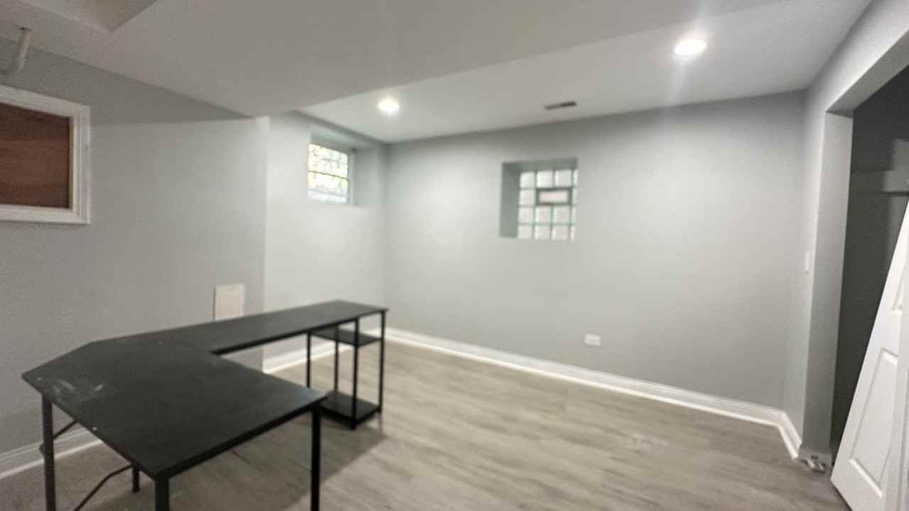 6322 N Lakewood Ave #G - Photo 3 of 11