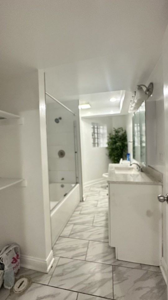 6322 N Lakewood Ave #G - Photo 4 of 11