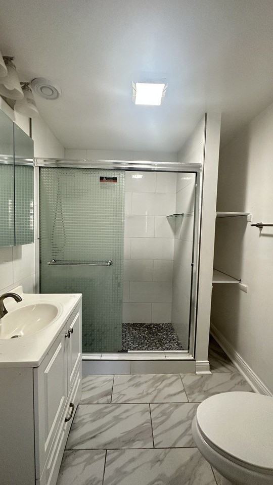 6322 N Lakewood Ave #G - Photo 7 of 11