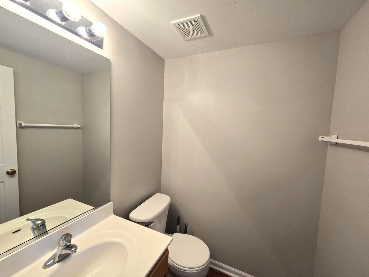 652 S Rosehall Ln - Photo 6 of 19