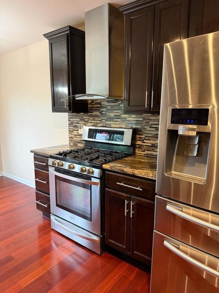 220 Hawthorne Ct #A2 - Photo 4 of 18