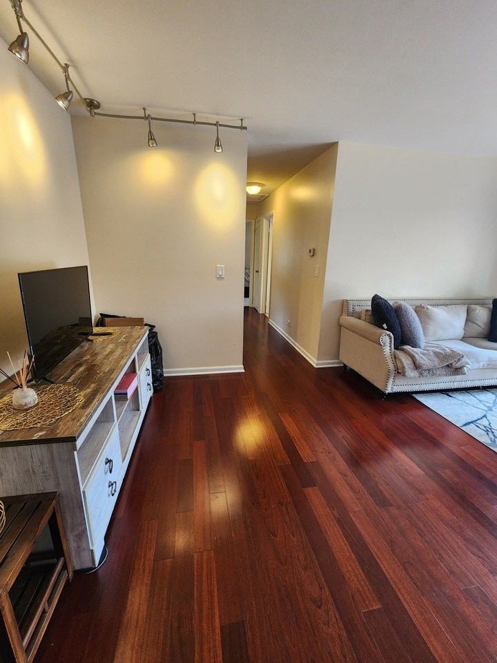 220 Hawthorne Ct #A2 - Photo 5 of 18