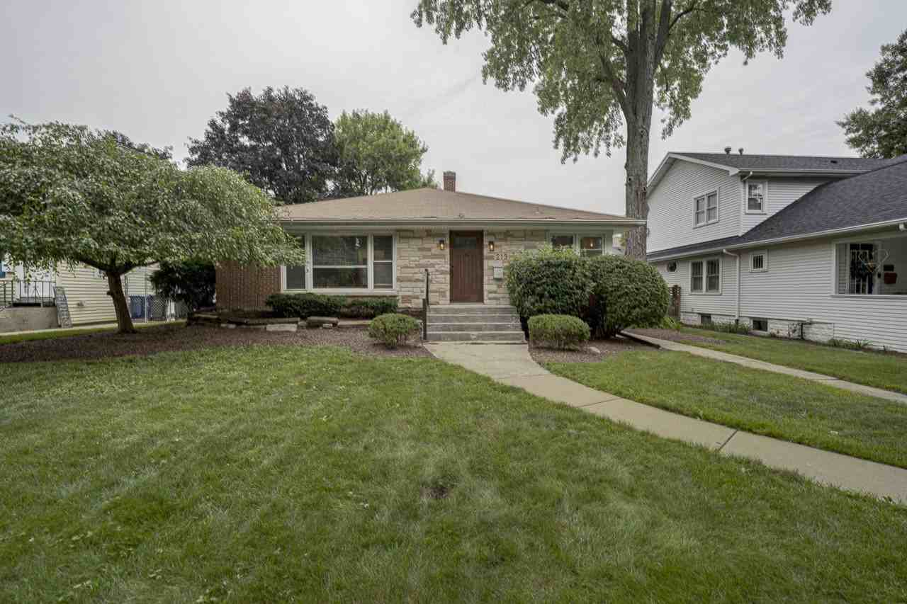 219 Spring Ave - Photo 2 of 41