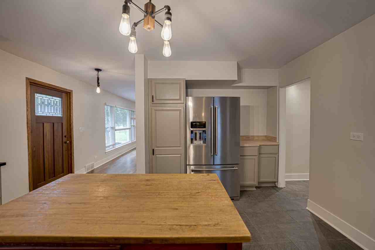 219 Spring Ave - Photo 4 of 41