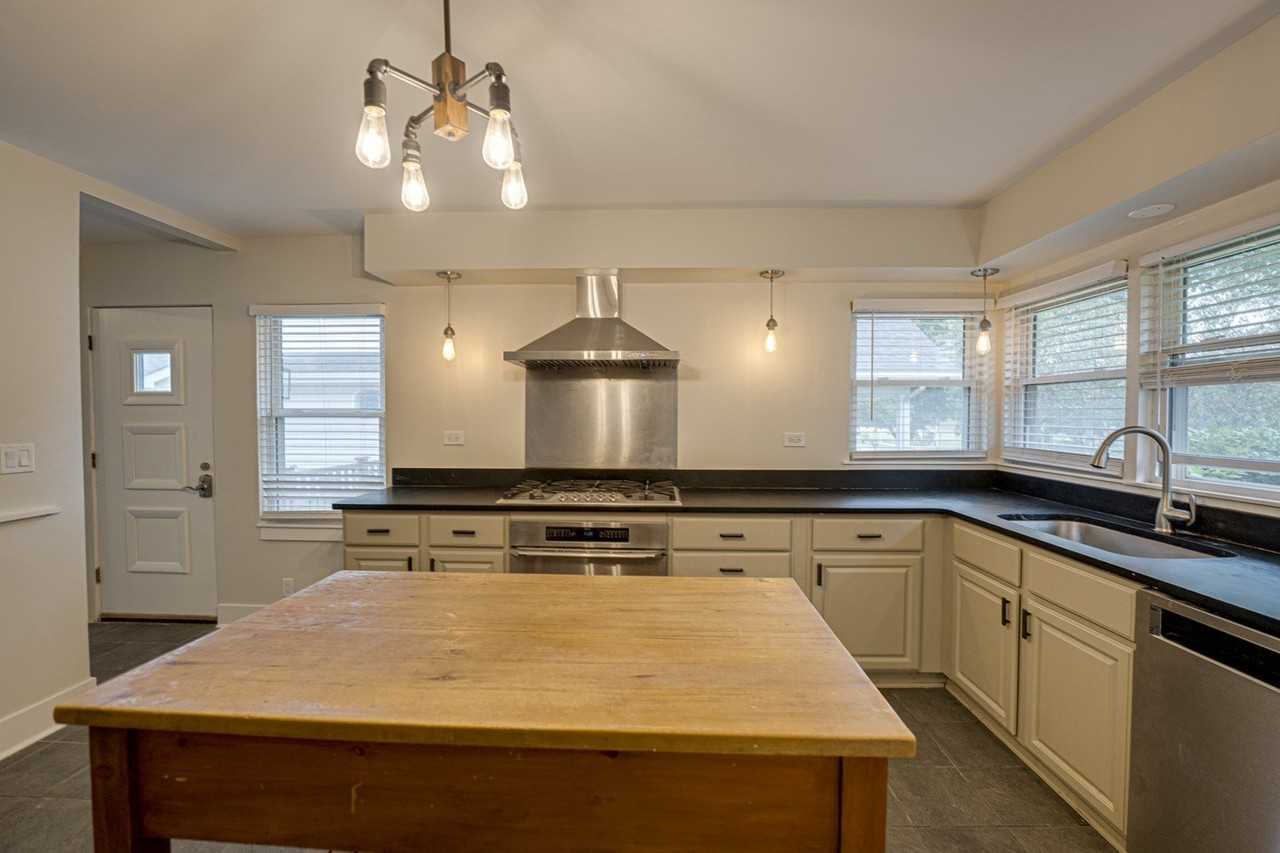 219 Spring Ave - Photo 5 of 41