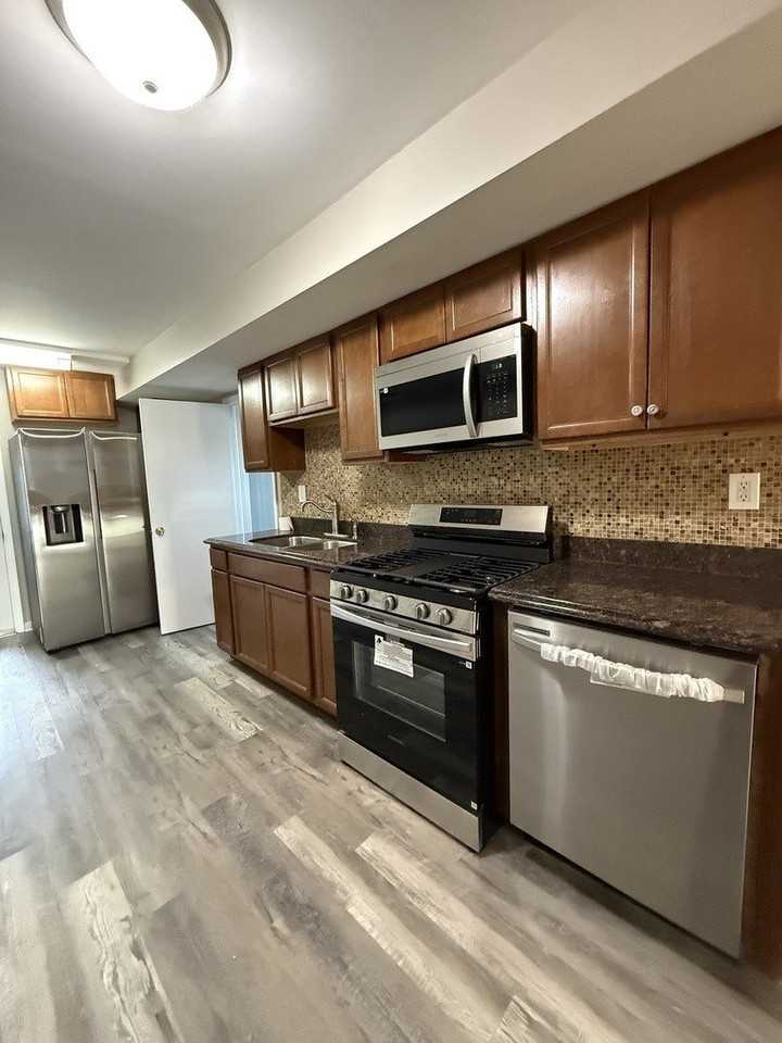 33 N Cass Ave #2 - Photo 6 of 12