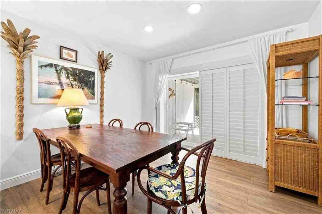 1342 11th St N - Photo 6 of 34