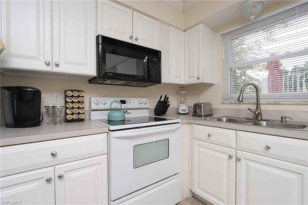 940 3rd St S #101 - Photo 4 of 17