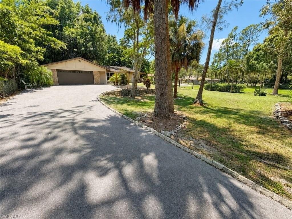 4980 Coral Wood Dr - Photo 2 of 17