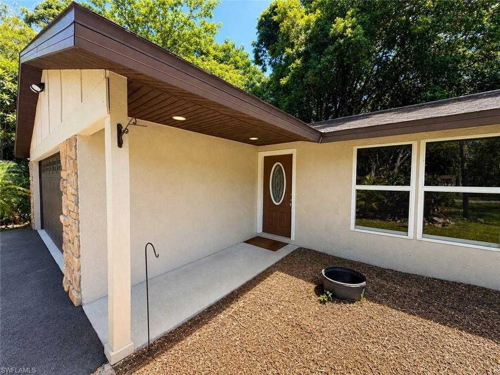 4980 Coral Wood Dr - Photo 3 of 17