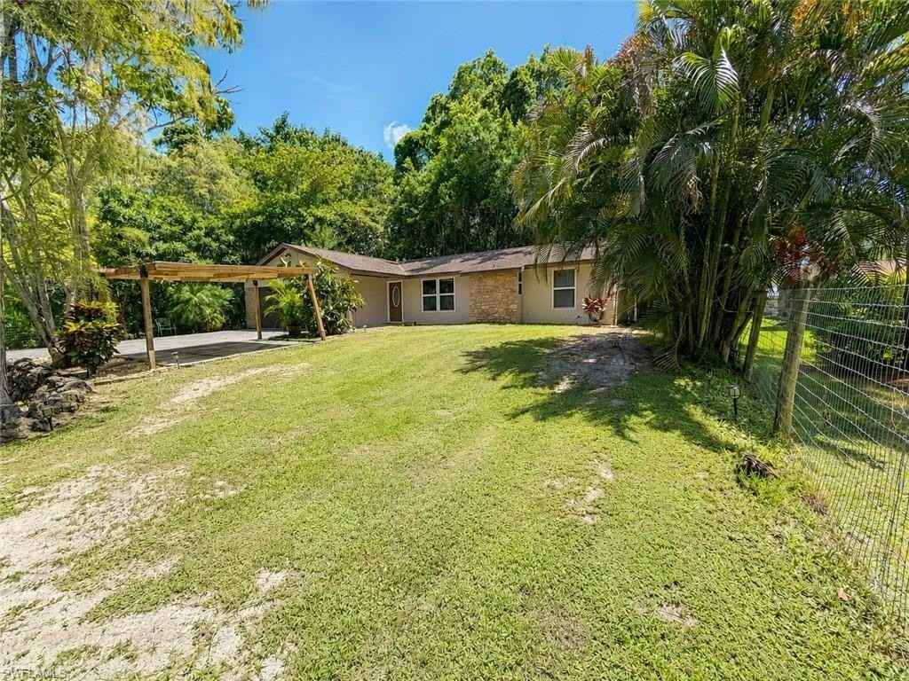 4980 Coral Wood Dr - Photo 4 of 17
