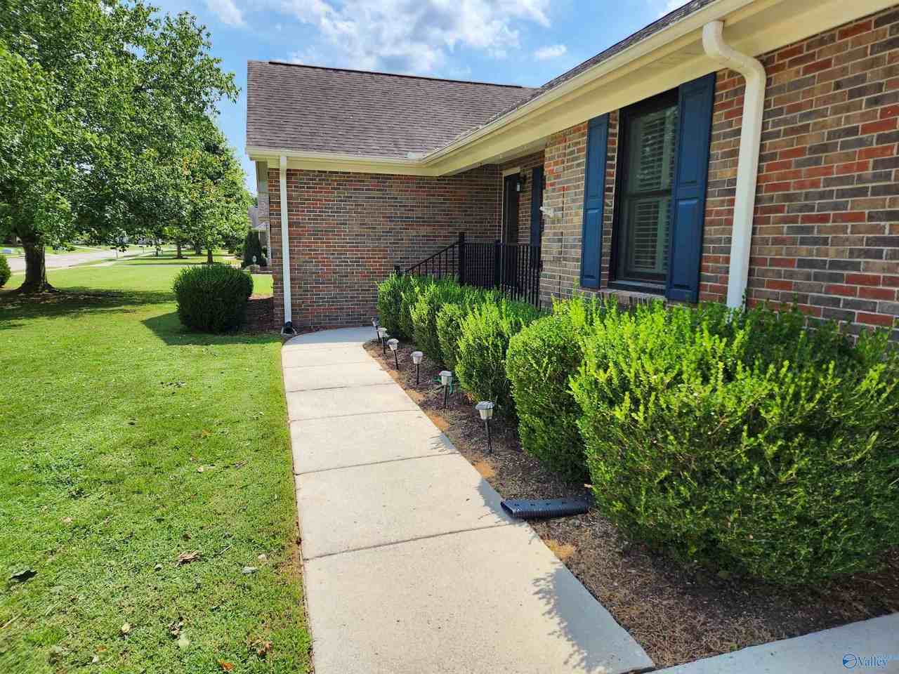 122 Featherstone Ln Se - Photo 2 of 50