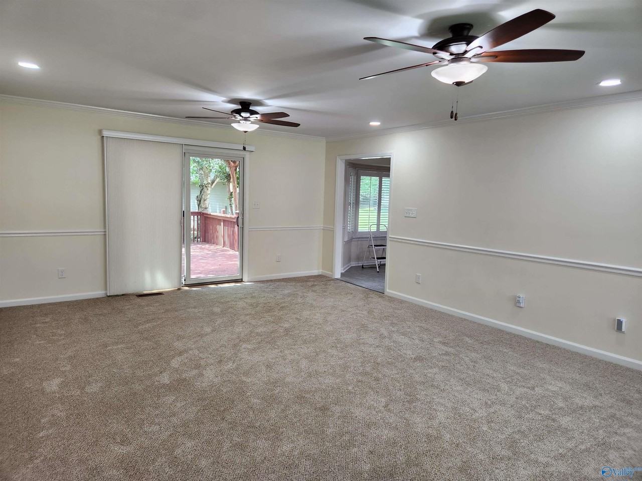 122 Featherstone Ln Se - Photo 6 of 50