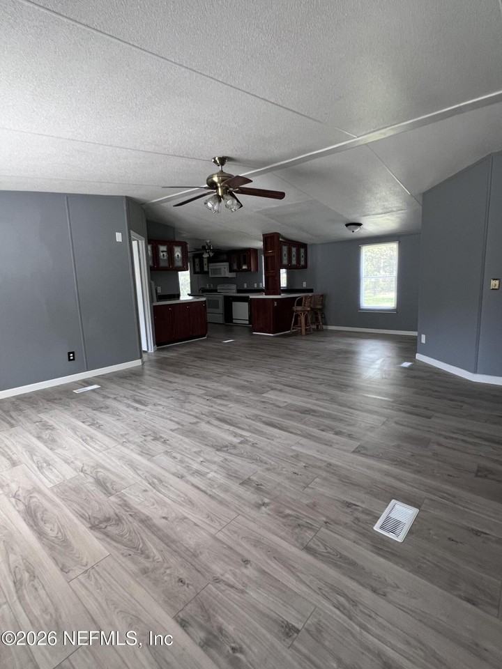 4002 Pinto Rd - Photo 3 of 15
