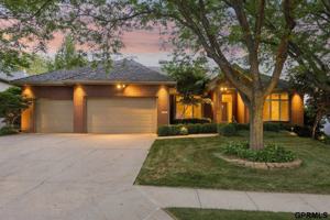 featured image of 1427 N 133rd St