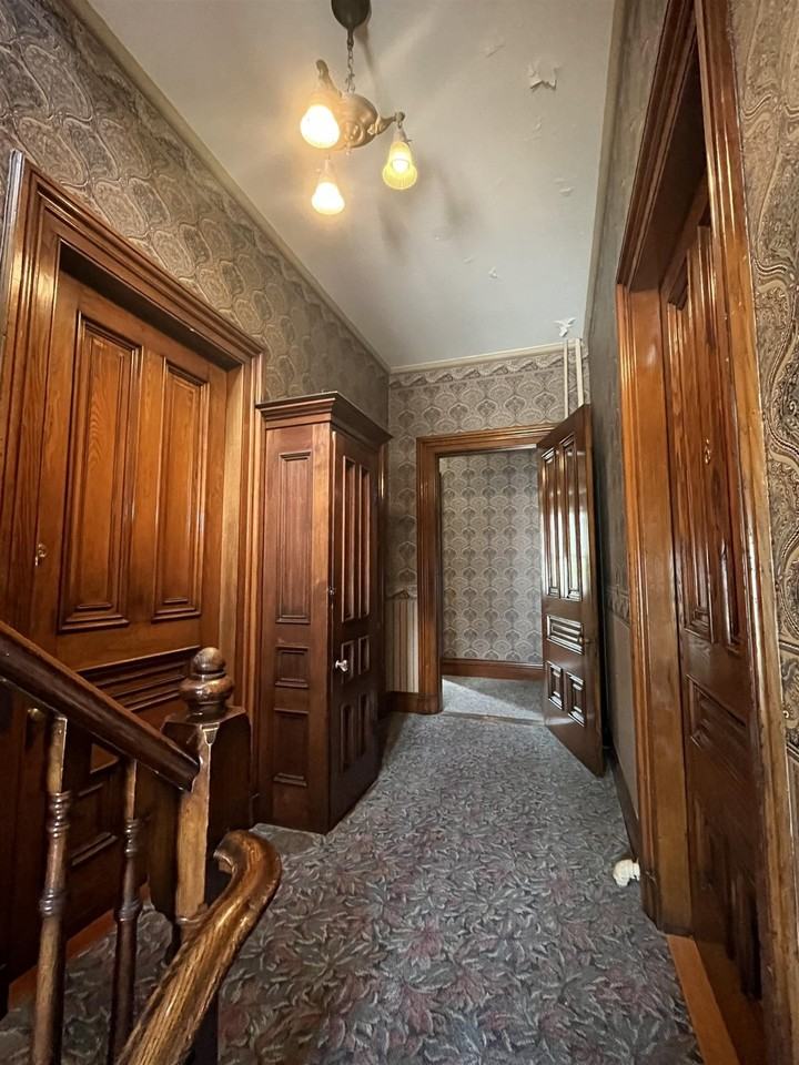 241 Middle St #6 - Photo 3 of 16