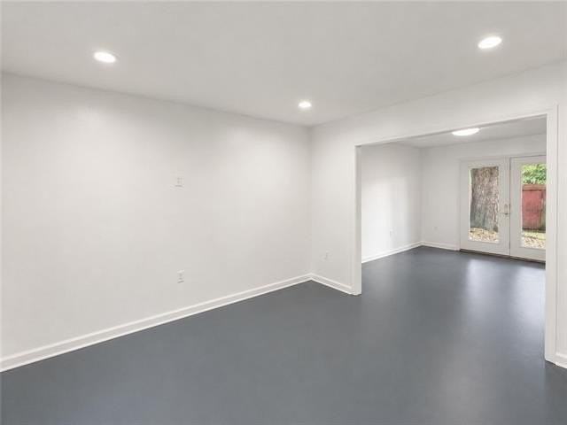 7702 Belcrest Pl - Photo 4 of 17