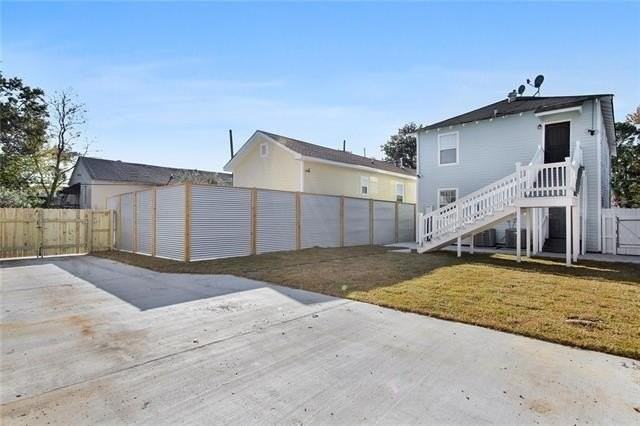3007 Robert St - Photo 2 of 7