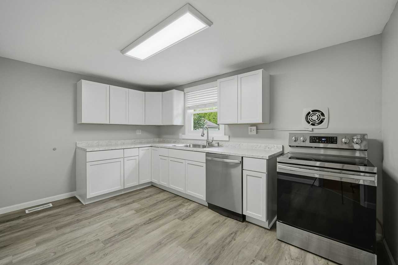 101 Douglas Avenue - Photo 3 of 44