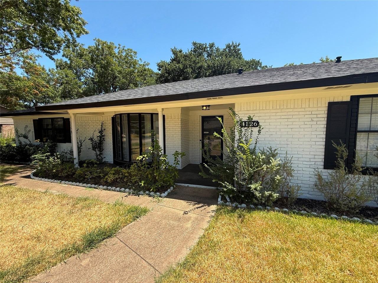 4126 Kazak St - Photo 3 of 27