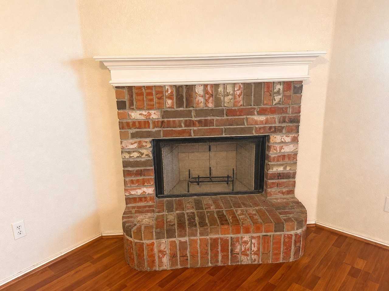 2425 Collier Dr - Photo 5 of 33
