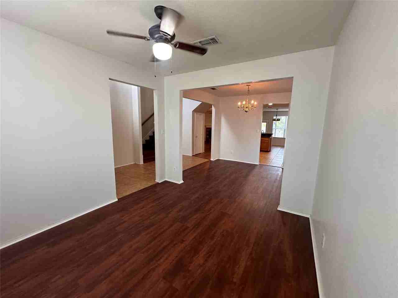 2425 Collier Dr - Photo 6 of 33