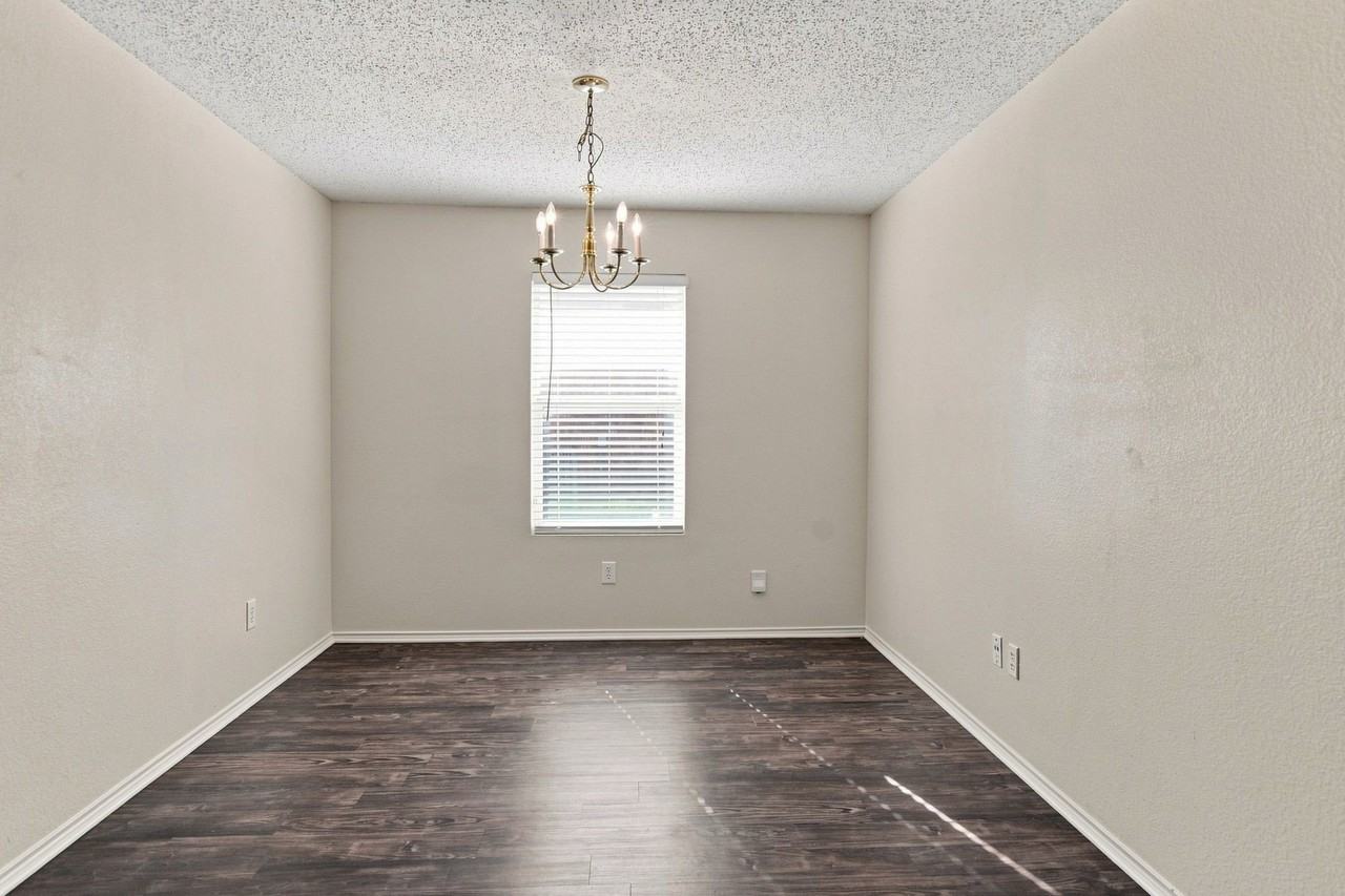 4880 Parkview Hills Ln - Photo 6 of 30