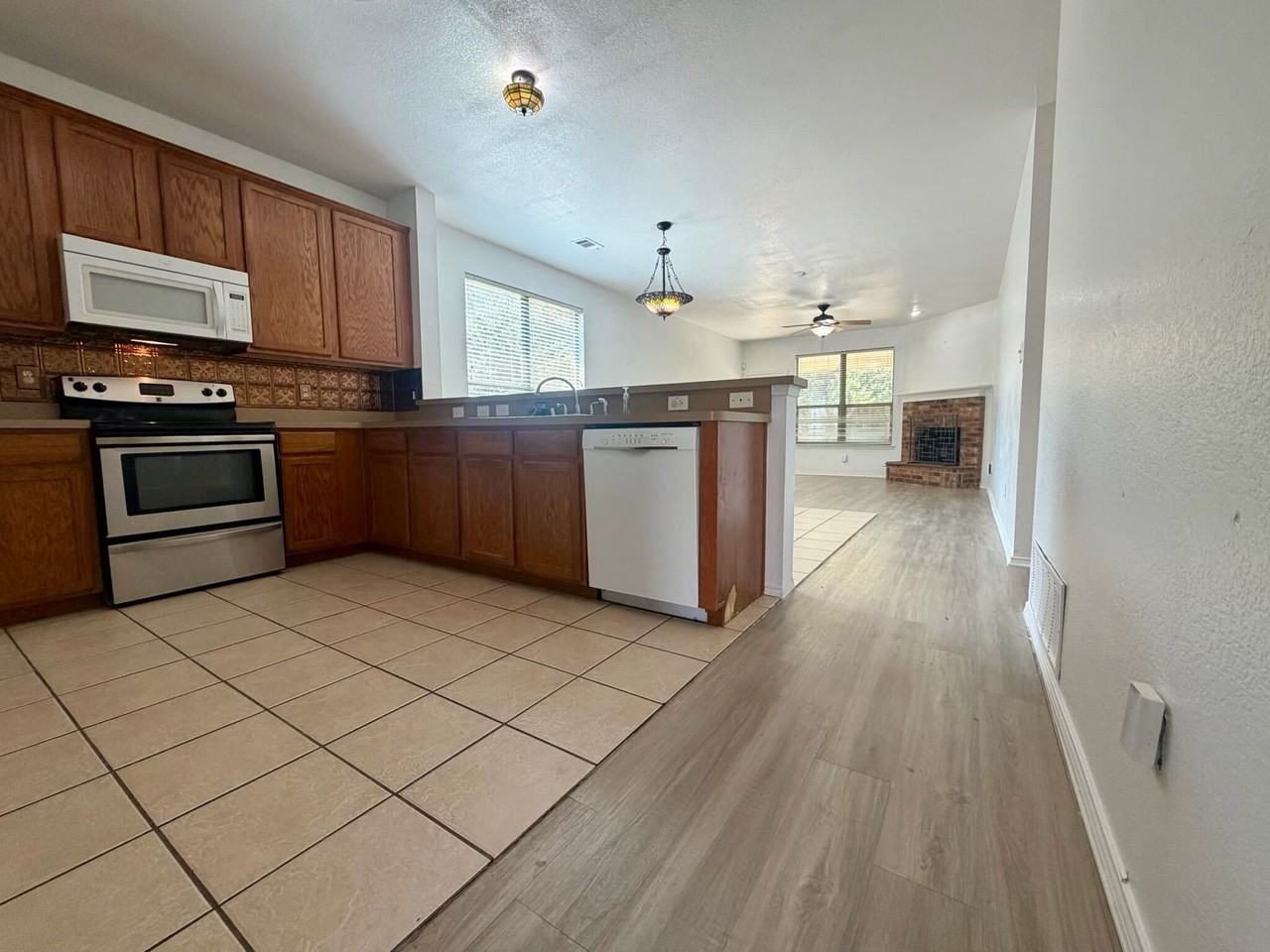 5919 Waterford Dr - Photo 6 of 21