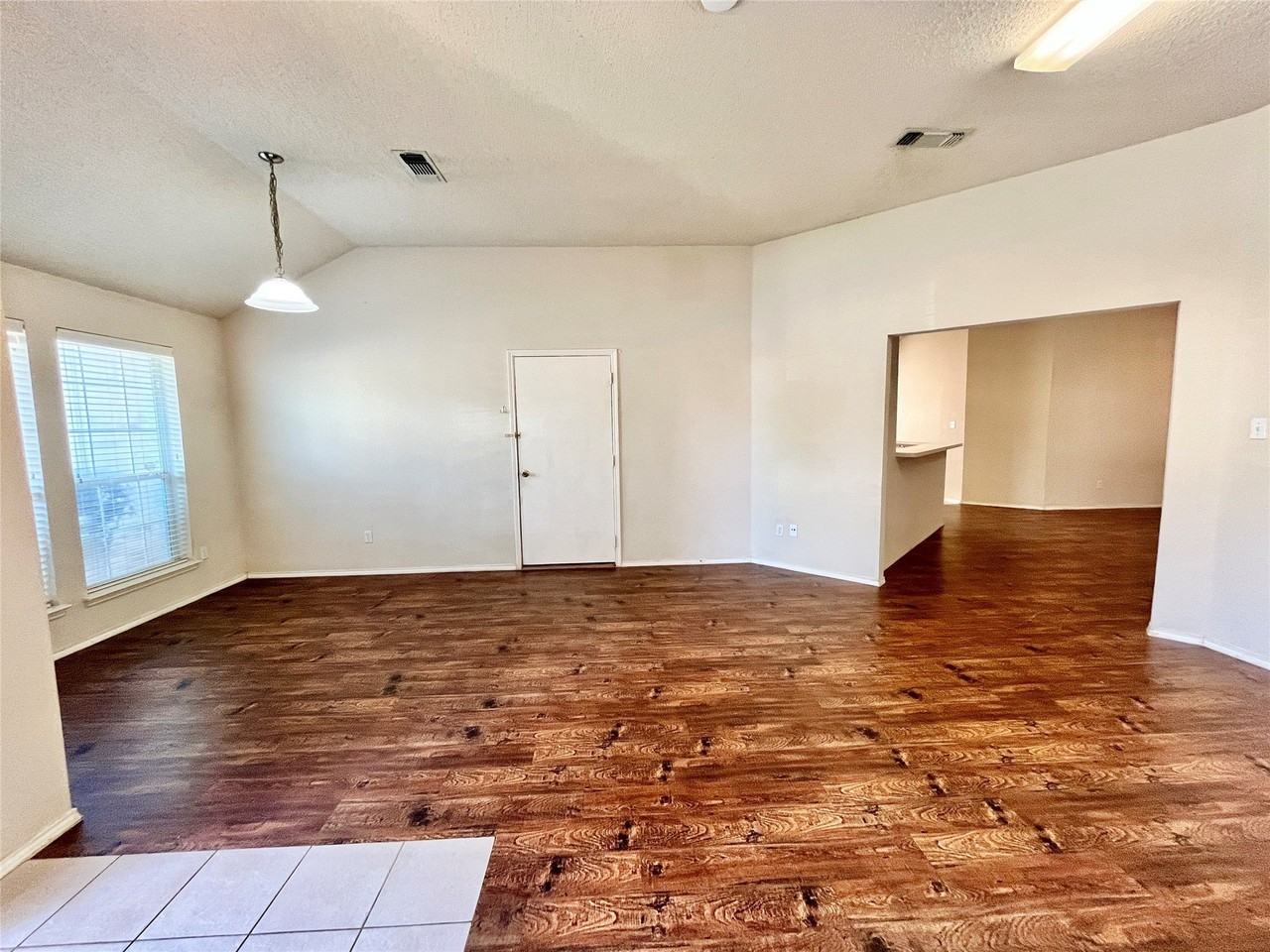 8055 Raleigh Dr - Photo 5 of 32