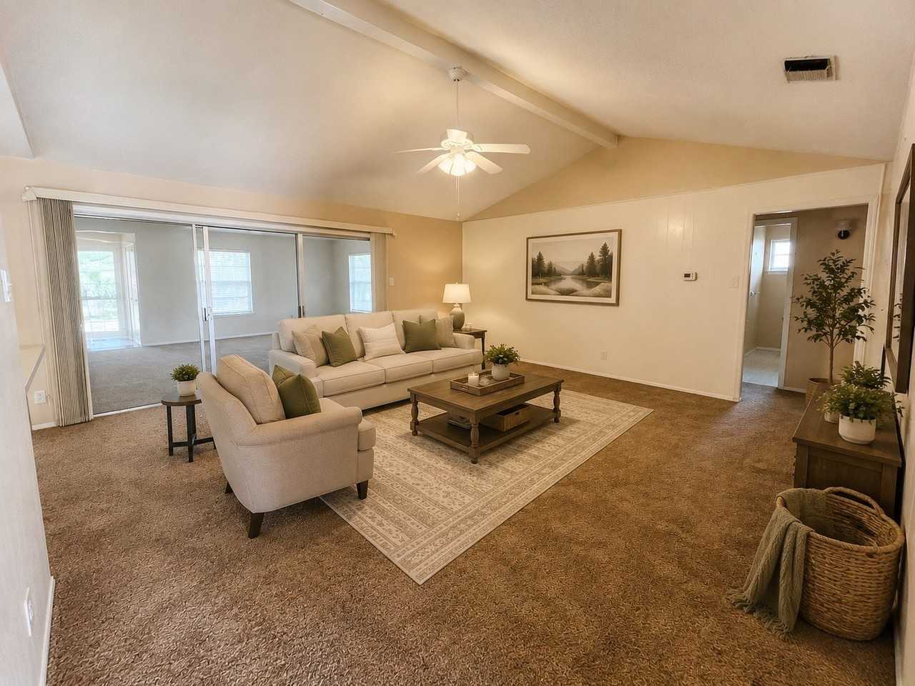 1811 Redwood St - Photo 2 of 22