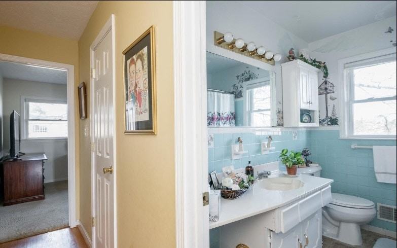 10311 Mary Dell Ln - Photo 6 of 17